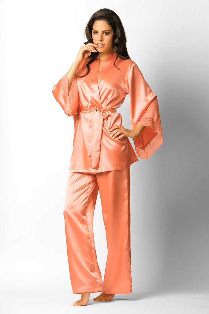 Брючный костюм женский персиковый