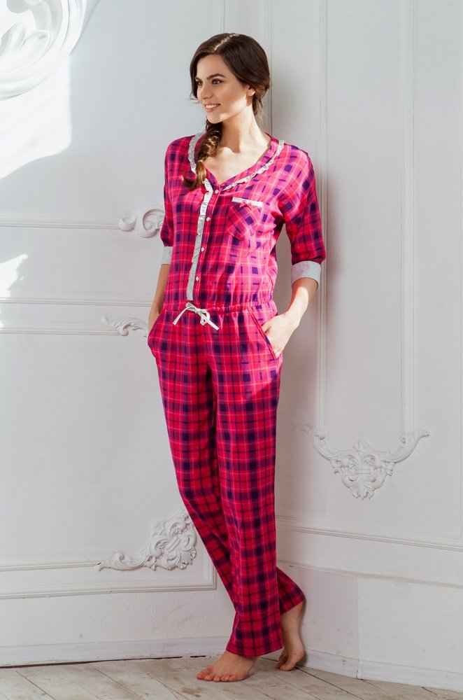 Модель пижамы
